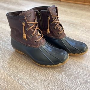 Women’s Sperry Boots sz 10